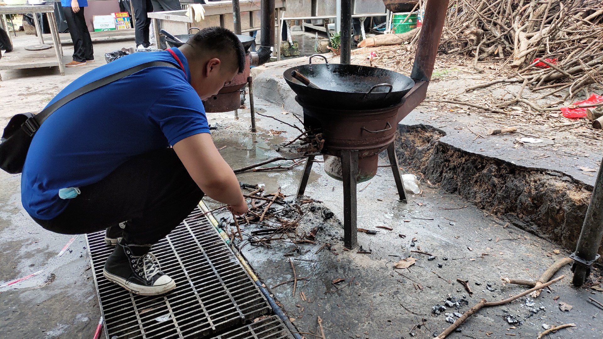 松湖騎行，穿樹飛花；農(nóng)家休閑，擁抱自然